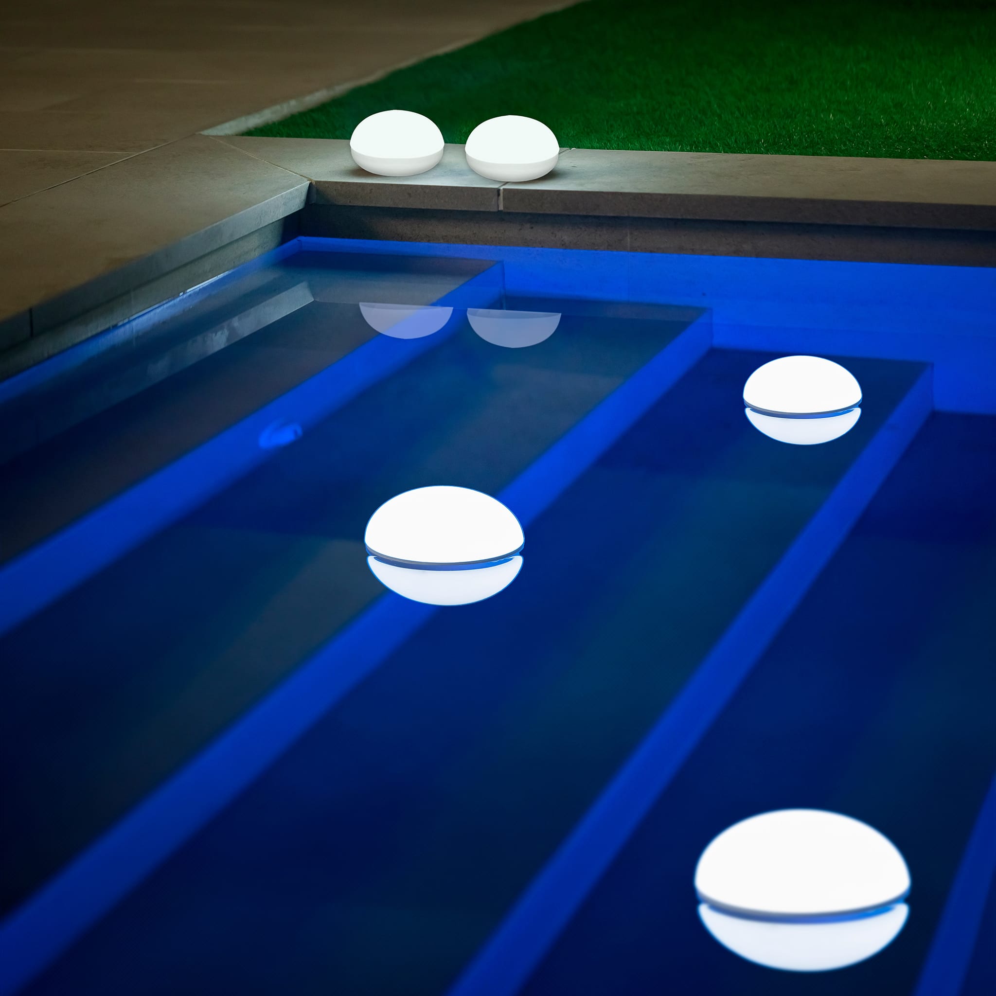 Coco Rechargeable Floating Light