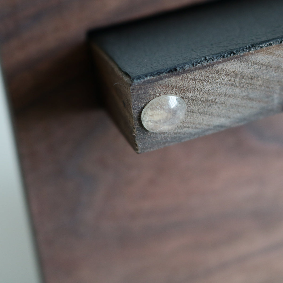 Black Leather Magnetic Knife Stand