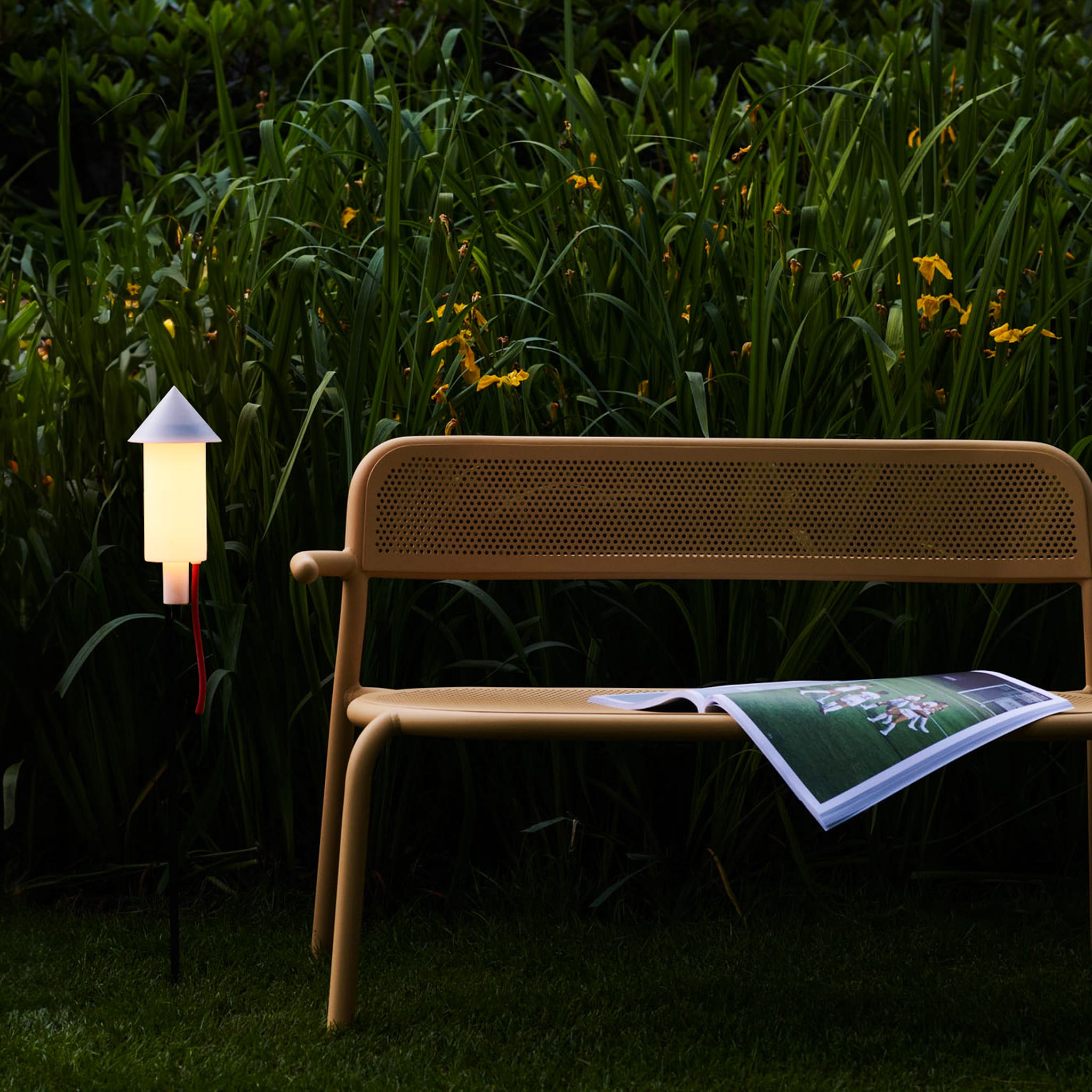 Racket la Surprise Solar Garden Light