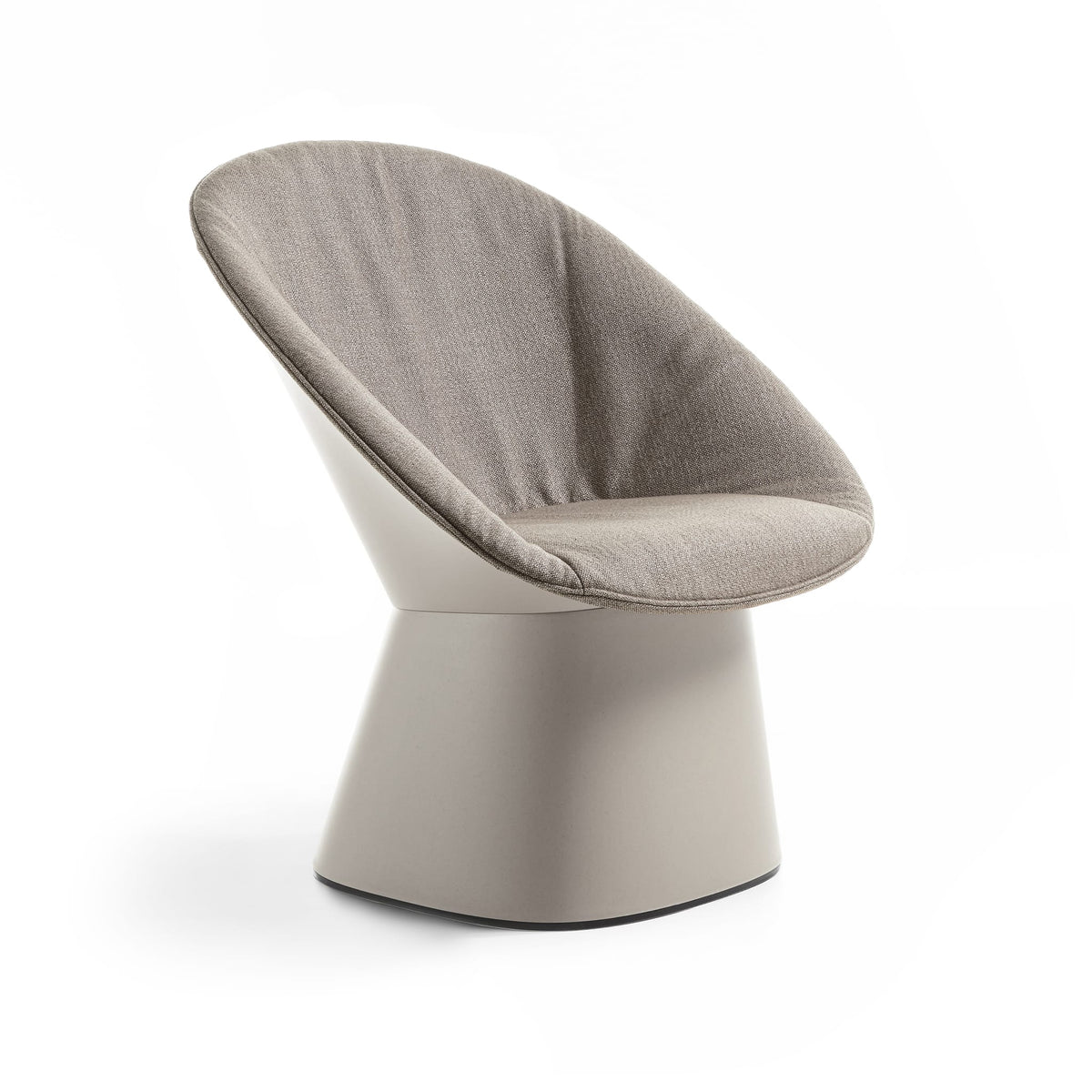 Sensu Indoor/Outdoor Lounge Chair