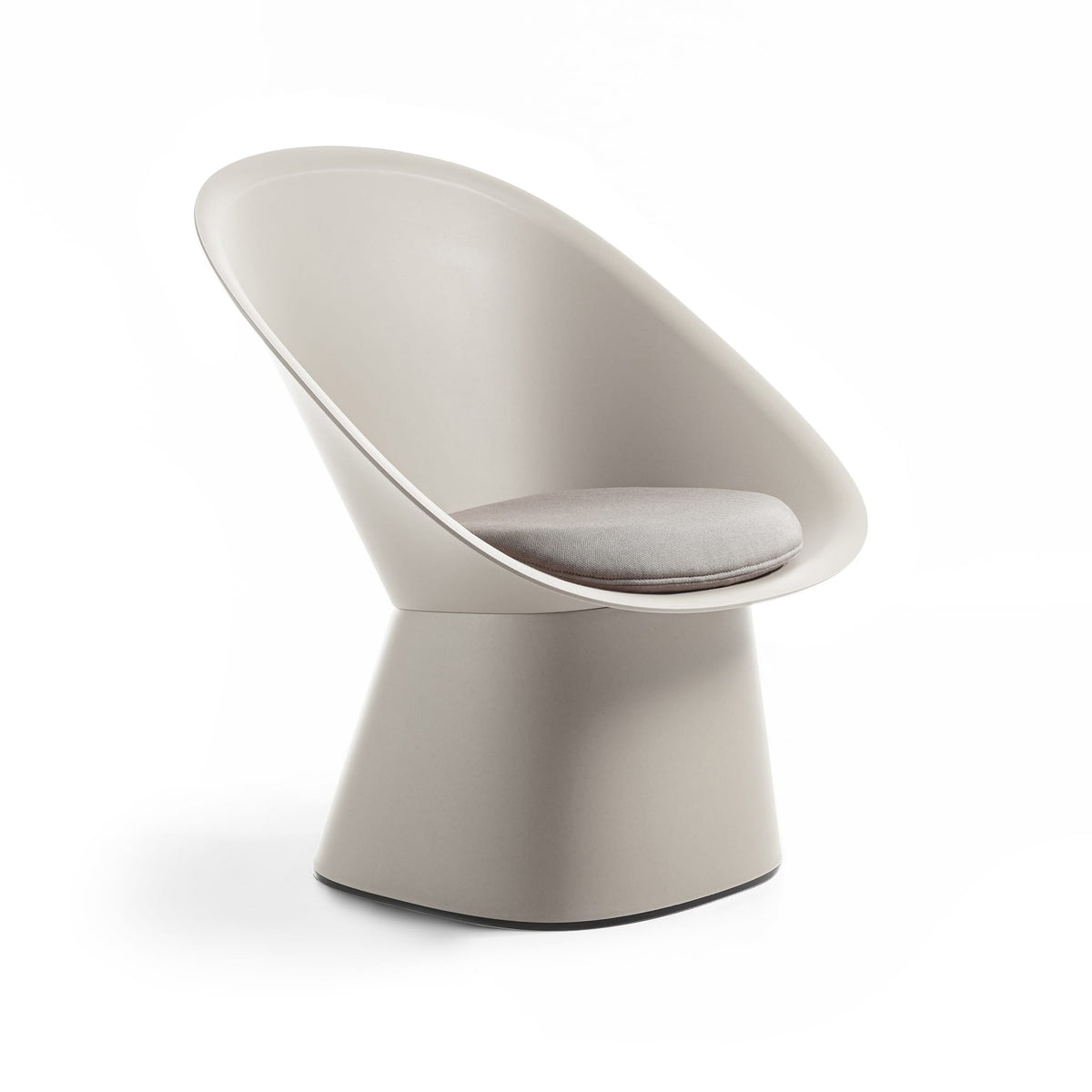 Sensu Indoor/Outdoor Lounge Chair