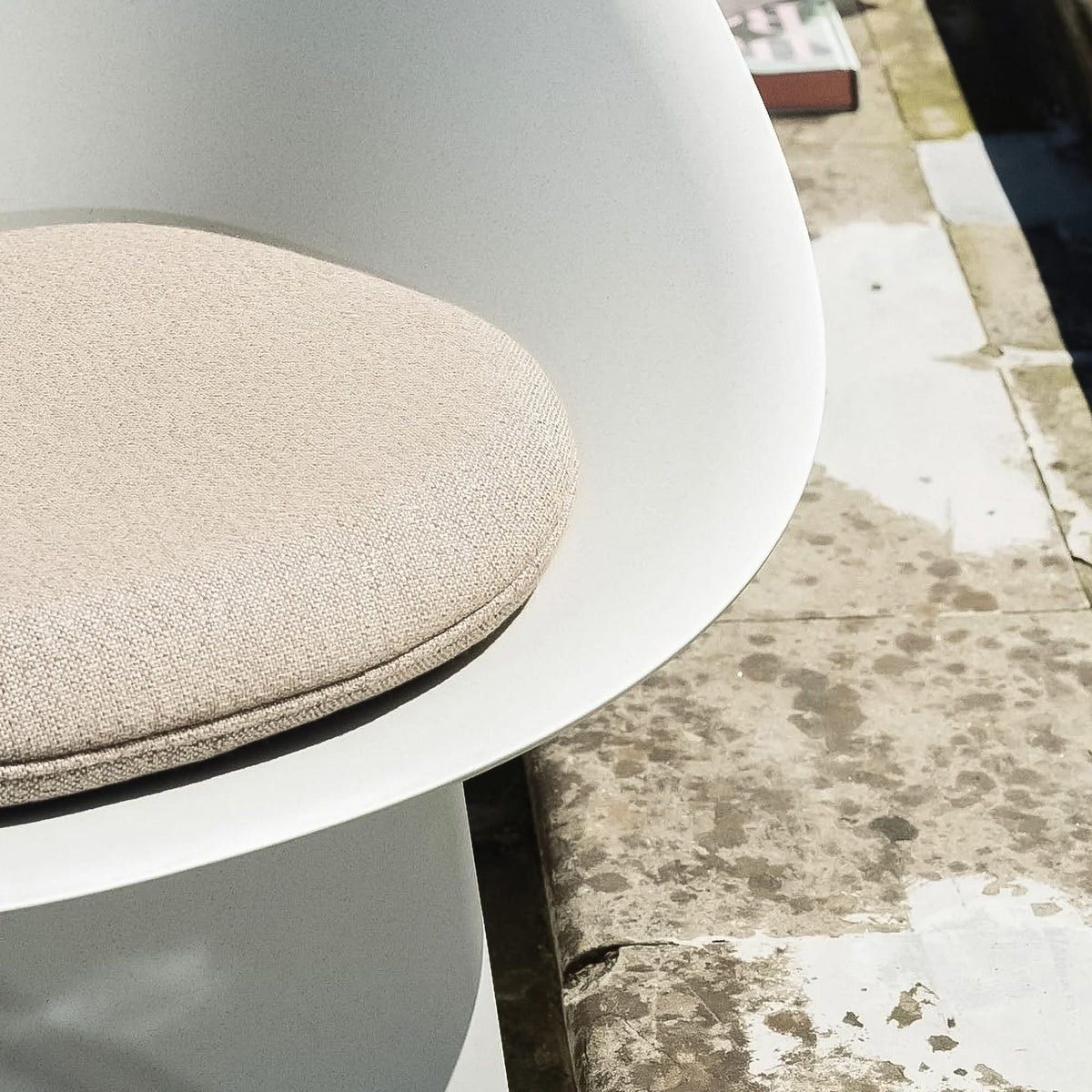 Sensu Indoor/Outdoor Lounge Chair