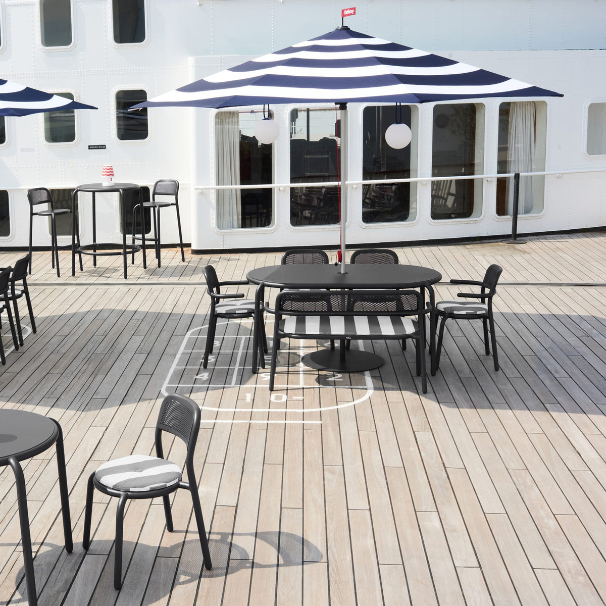 Toní Tavolo 6-Seater Outdoor Table